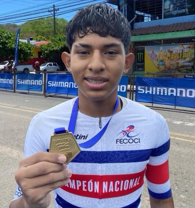 Denzell Cruz Latino